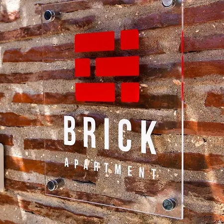 Brick באינה באשטה