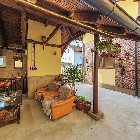 Brick Apartament *