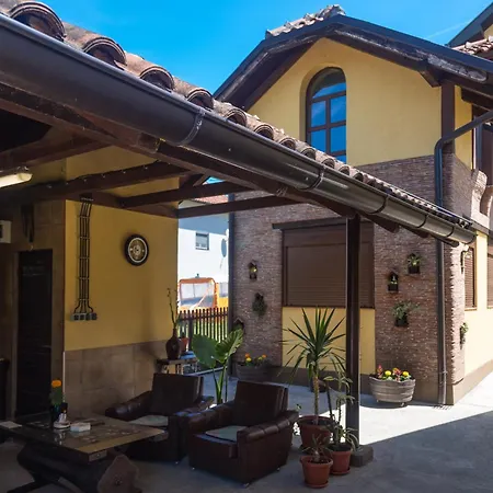 Brick Apartament